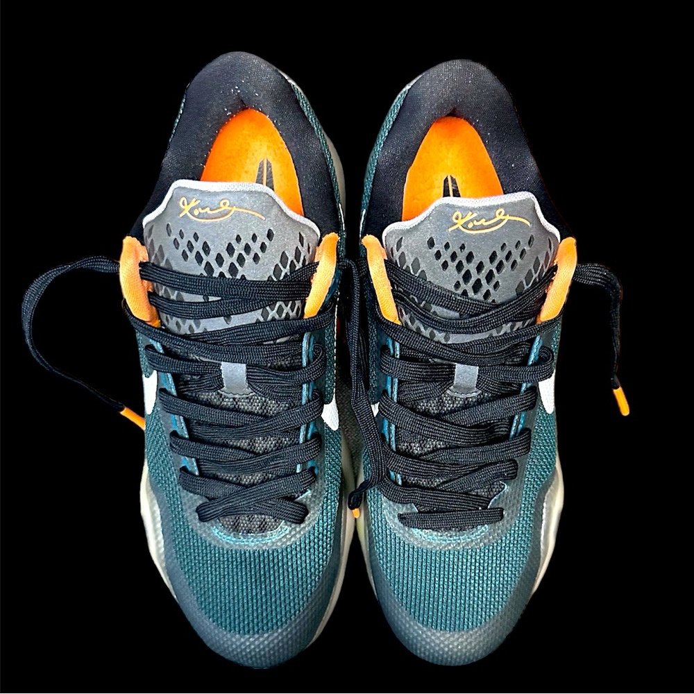 Nike Kobe 10 Flight Sneaker Men’s 9.5